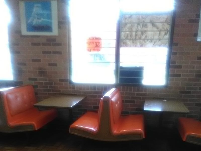 Hank's Fish Market interior