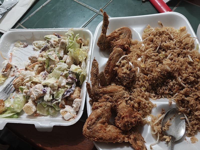 Hank's Fish Market food