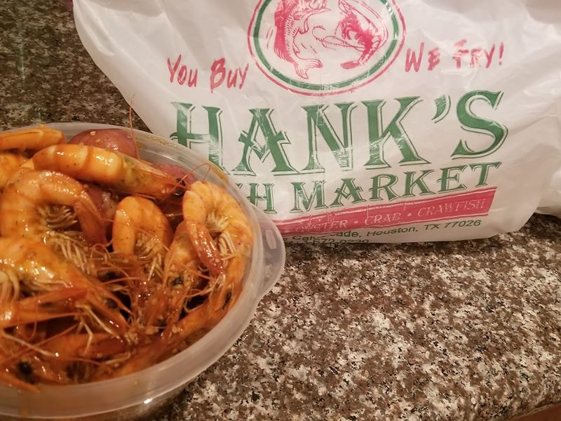 Hank's Fish Market food